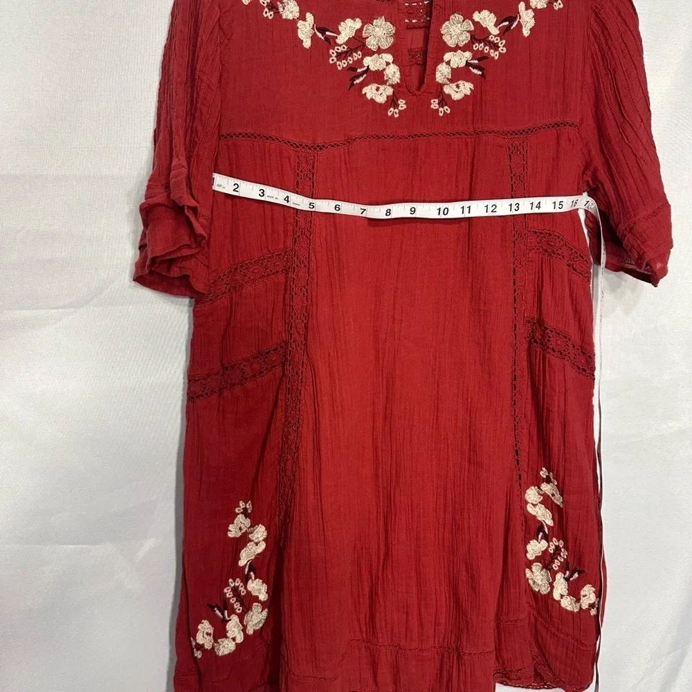 FREE PEOPLE Embroidered Red Women's Top size S pre owned Exellent condition.